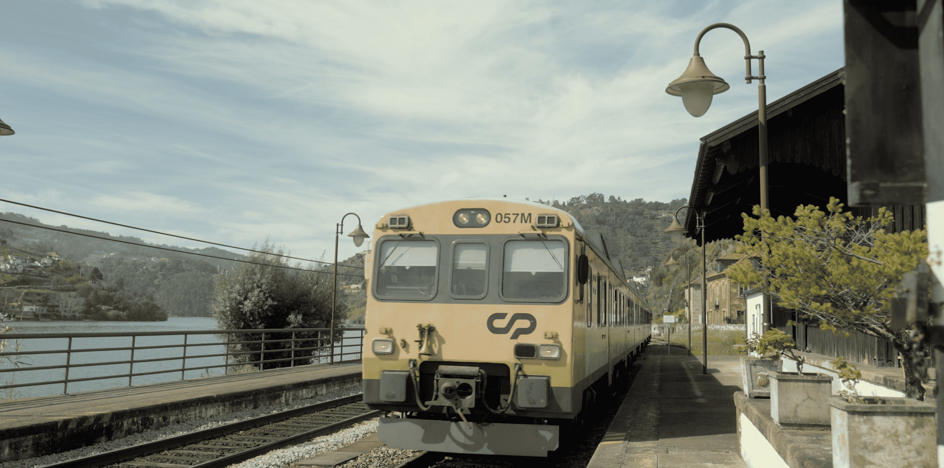 DOURO_Still12 (1)-min (1) (1) (1).png